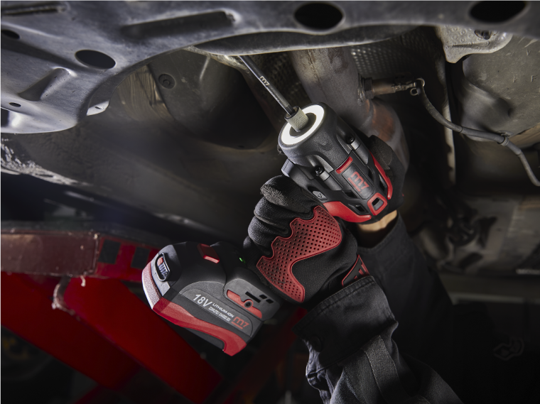 m7 Skruvdragare 2 x 18V 5.0Ah & 1 laddare