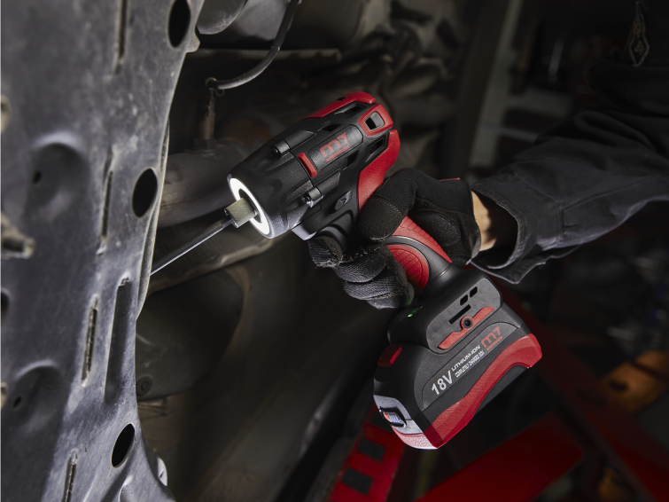 m7 Skruvdragare 18V (exkl.batteri & laddare)