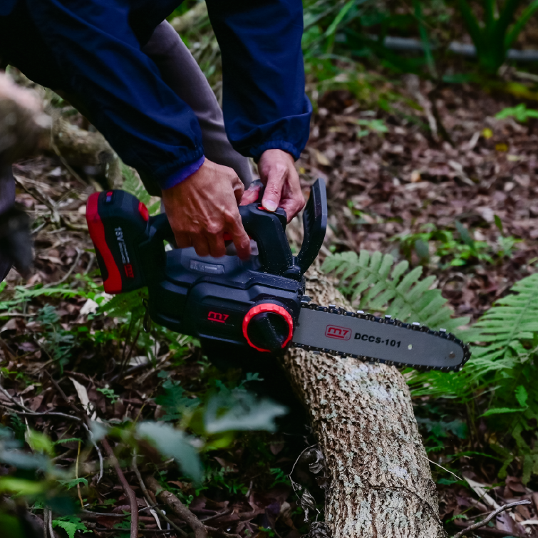 m7 Kedjesåg 2400r/min 18V exkl. batteri & laddare