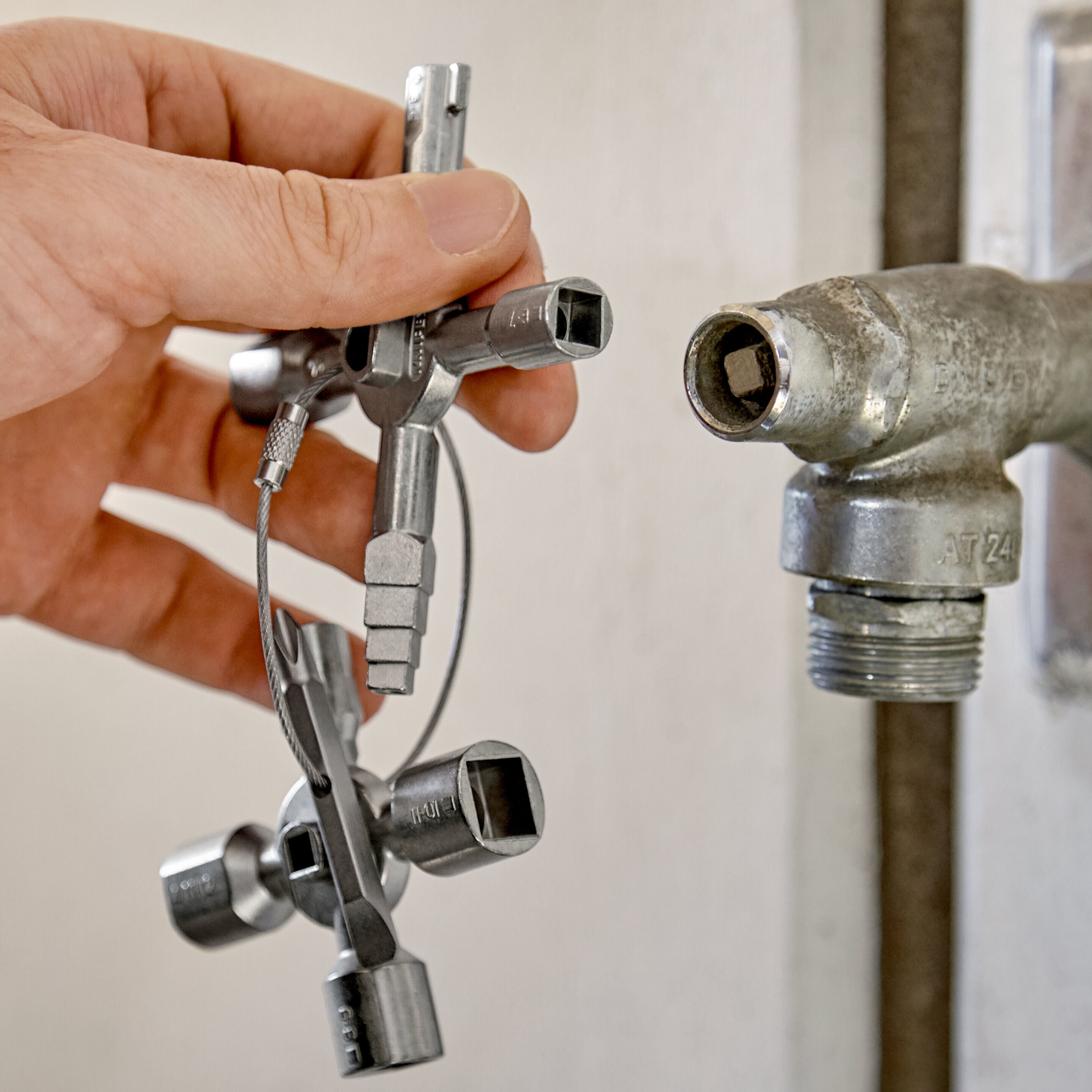 KNIPEX Twinkey Fastighetskötarnyckel