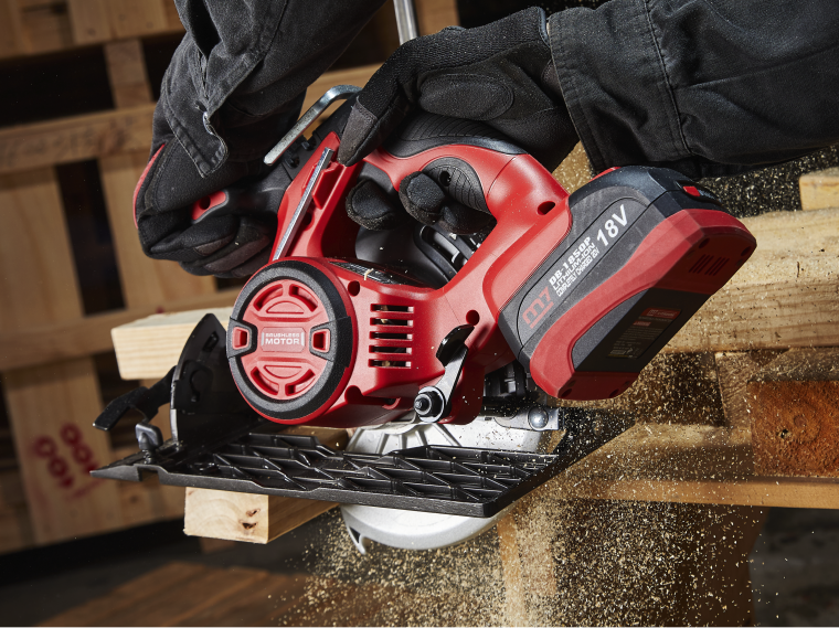 m7 Cirkelsåg 18V (naken maskin)