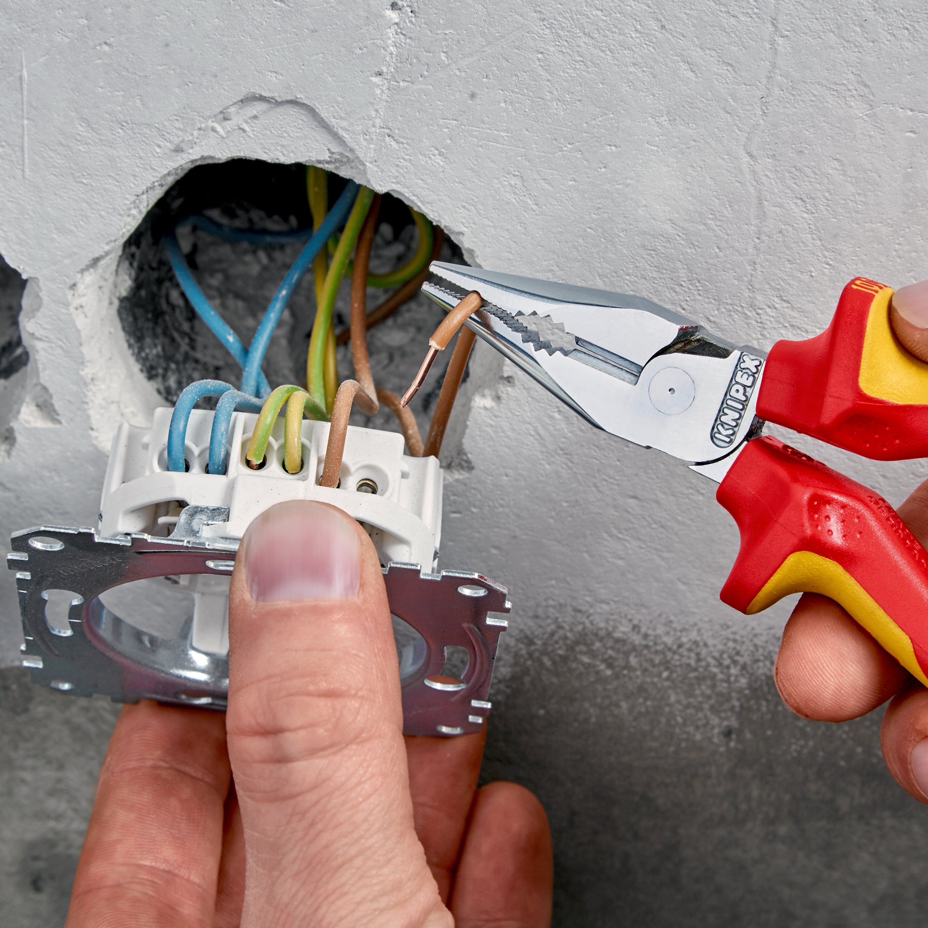 KNIPEX Spetskombitång isolerat med flerkomponentsöverdrag, VDE-testat